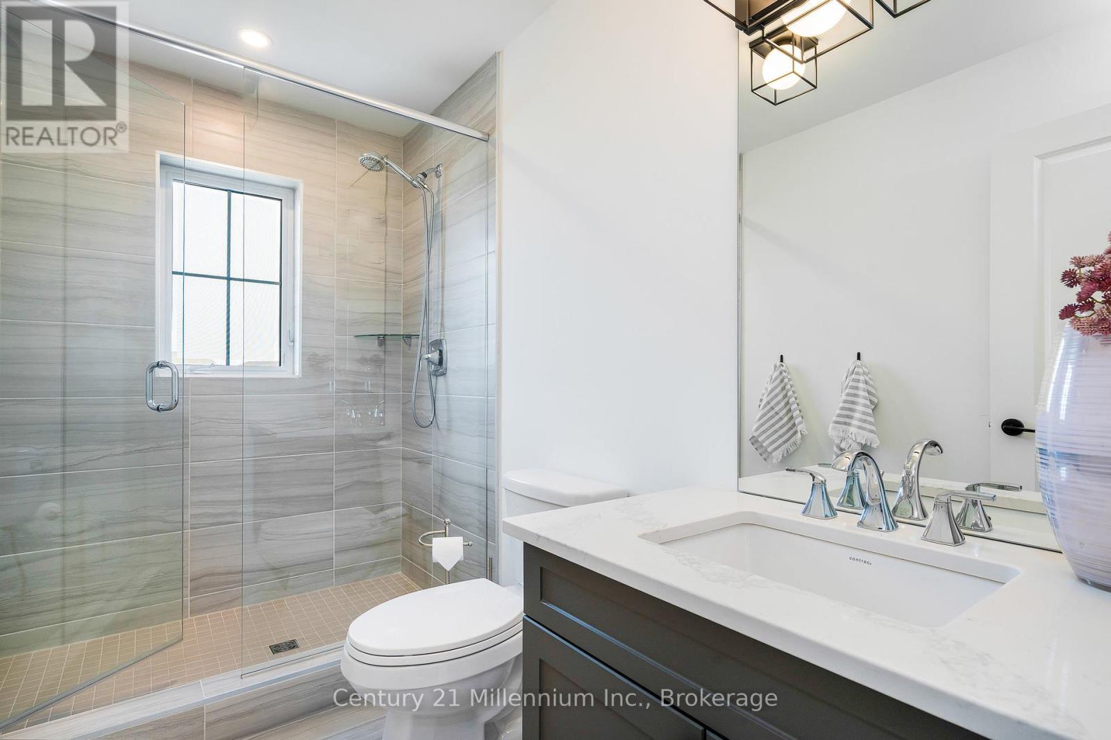 Photo 27 of 225 Yellow Birch Crescent, Blue Mountains ON