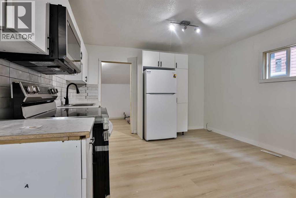 Photo 4 of 1135 12 Street S, Lethbridge AB