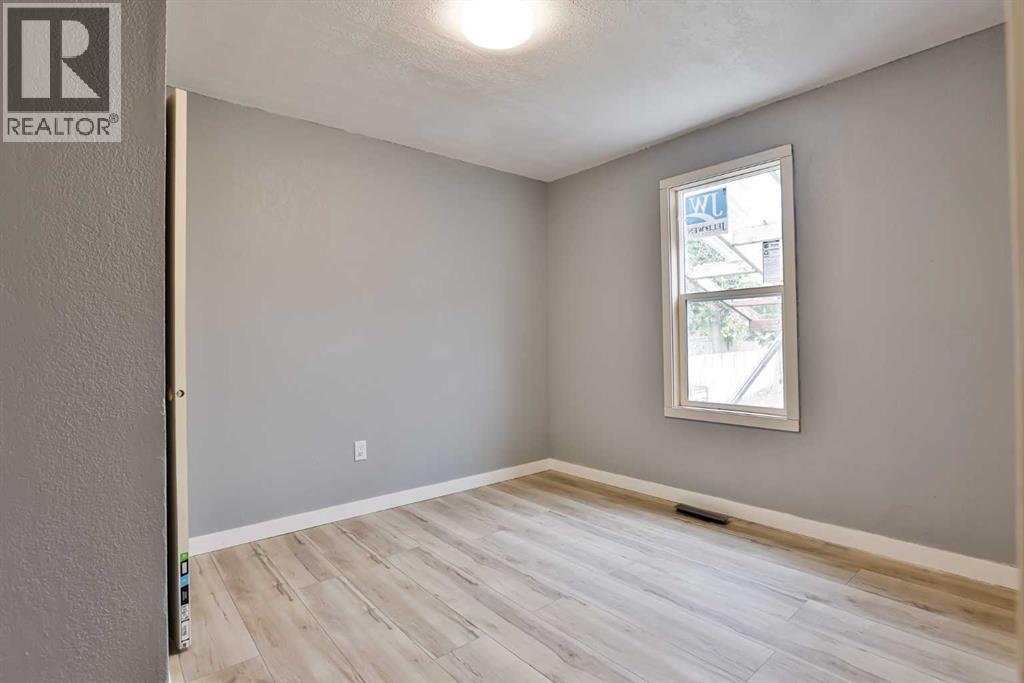 Photo 9 of 1135 12 Street S, Lethbridge AB