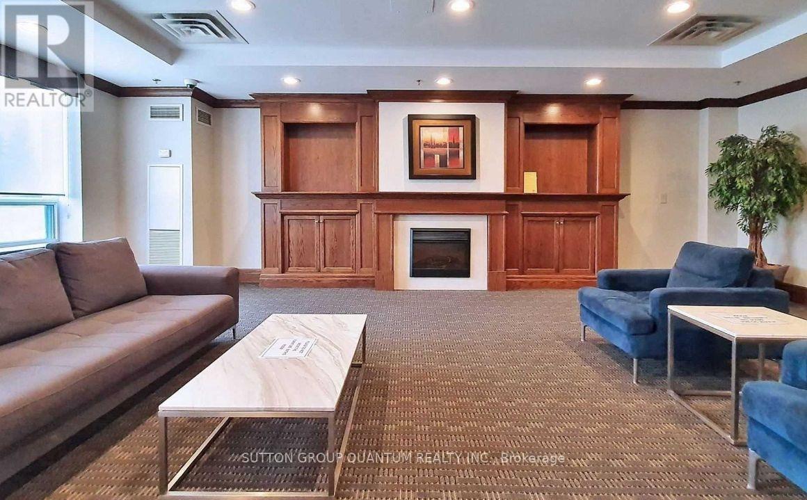 Photo 10 of Ph 5 11 Oneida Crescent E, Richmond Hill ON