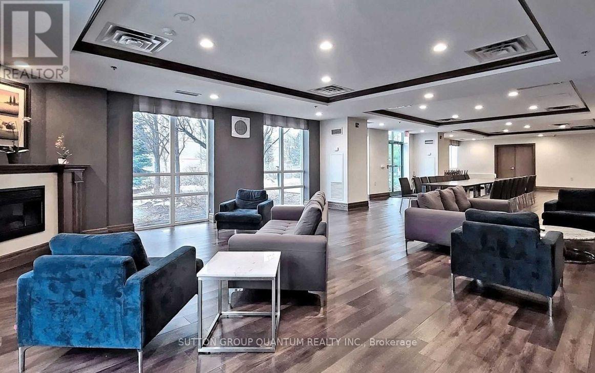 Photo 12 of Ph 5 11 Oneida Crescent E, Richmond Hill ON