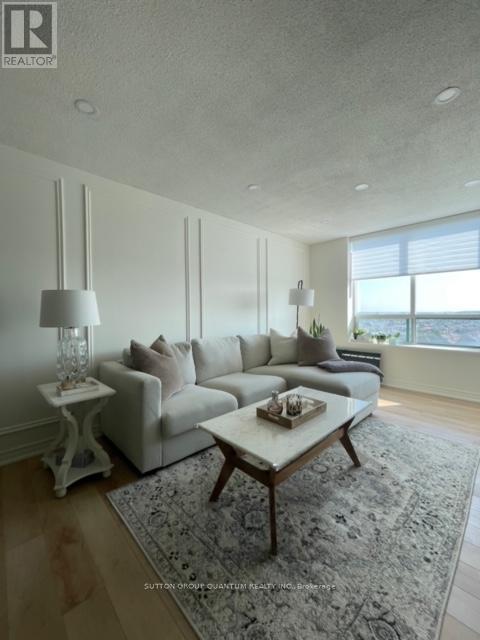 Photo 3 of Ph 5 11 Oneida Crescent E, Richmond Hill ON