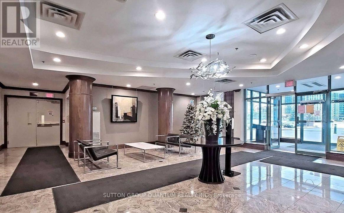Photo 8 of Ph 5 11 Oneida Crescent E, Richmond Hill ON
