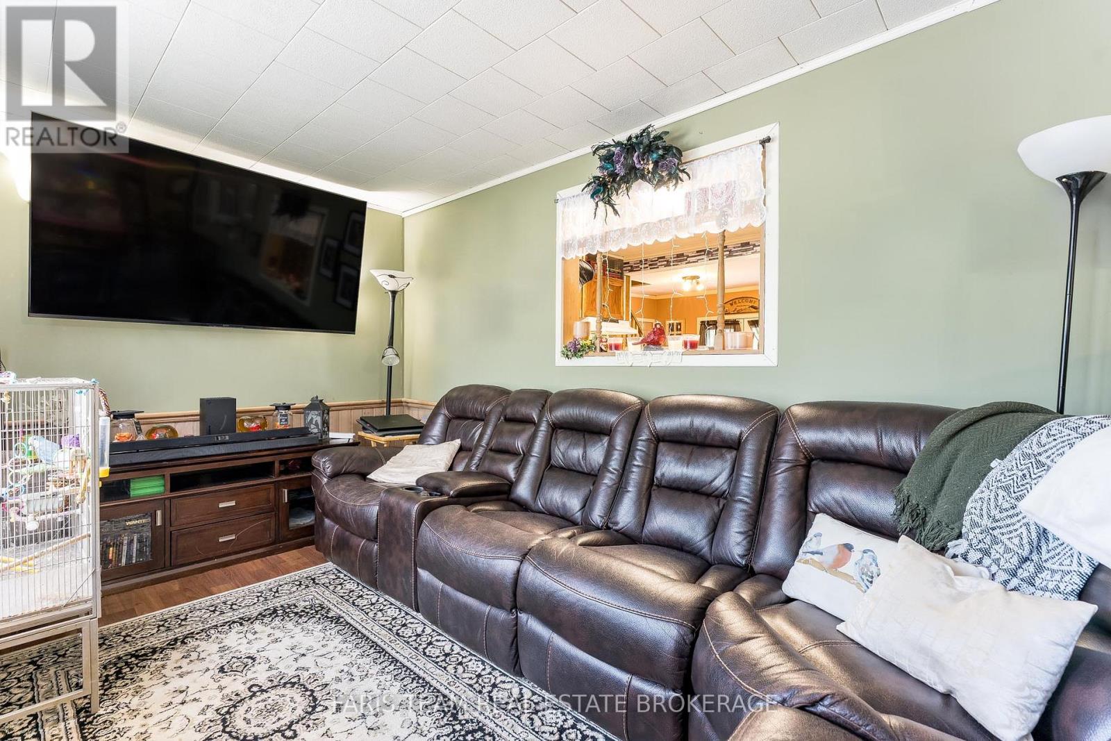 Photo 9 of 3425 Coronation Avenue, Severn ON