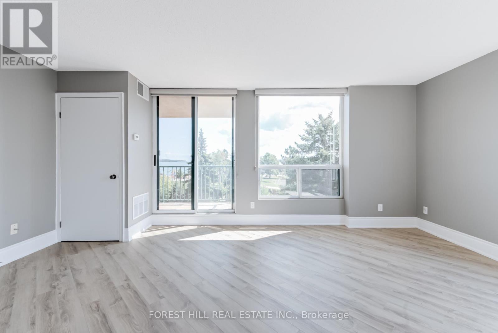 Photo 10 of 410 75 Ellen Street, Barrie ON