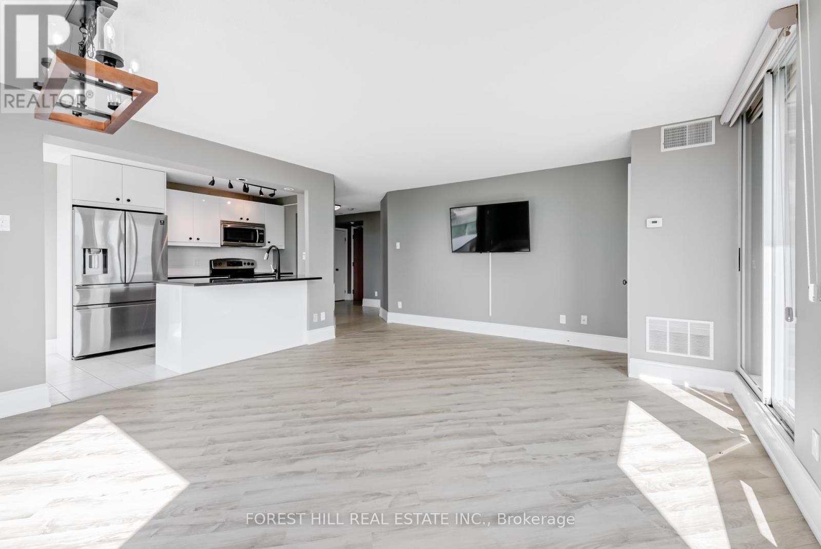 Photo 8 of 410 75 Ellen Street, Barrie ON