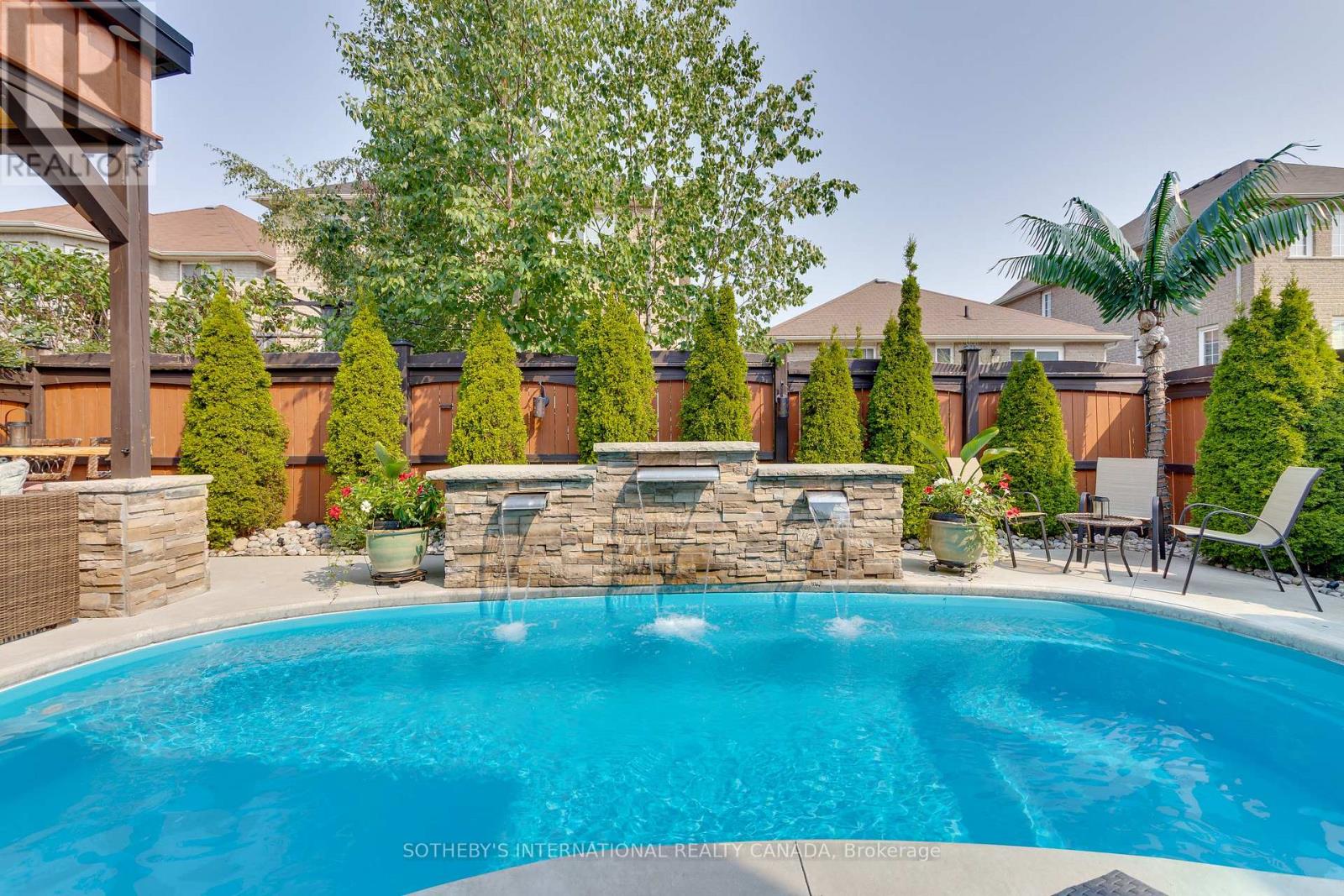 Photo 1 of 12 Parisian Crescent, Barrie ON
