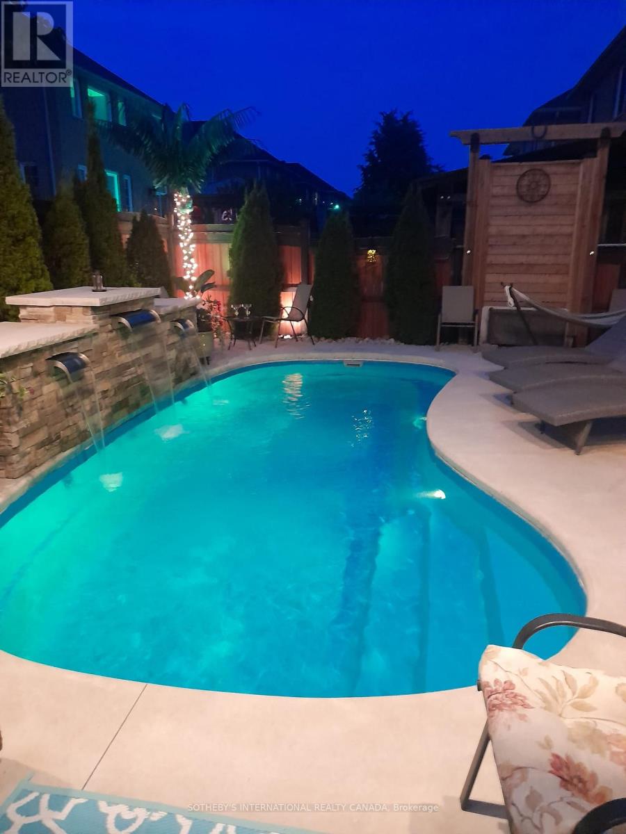Photo 27 of 12 Parisian Crescent, Barrie ON
