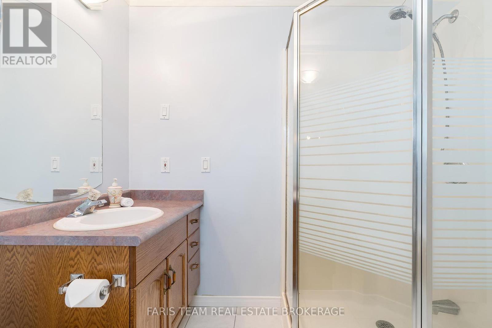 Photo 14 of 30 Indiana Avenue, Wasaga Beach ON