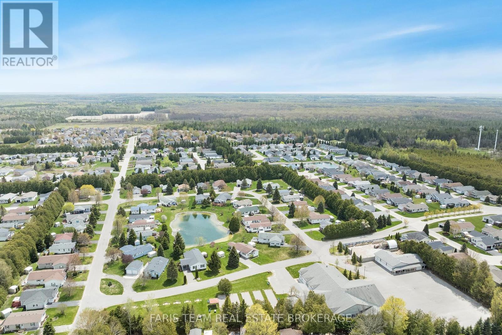 Photo 25 of 30 Indiana Avenue, Wasaga Beach ON