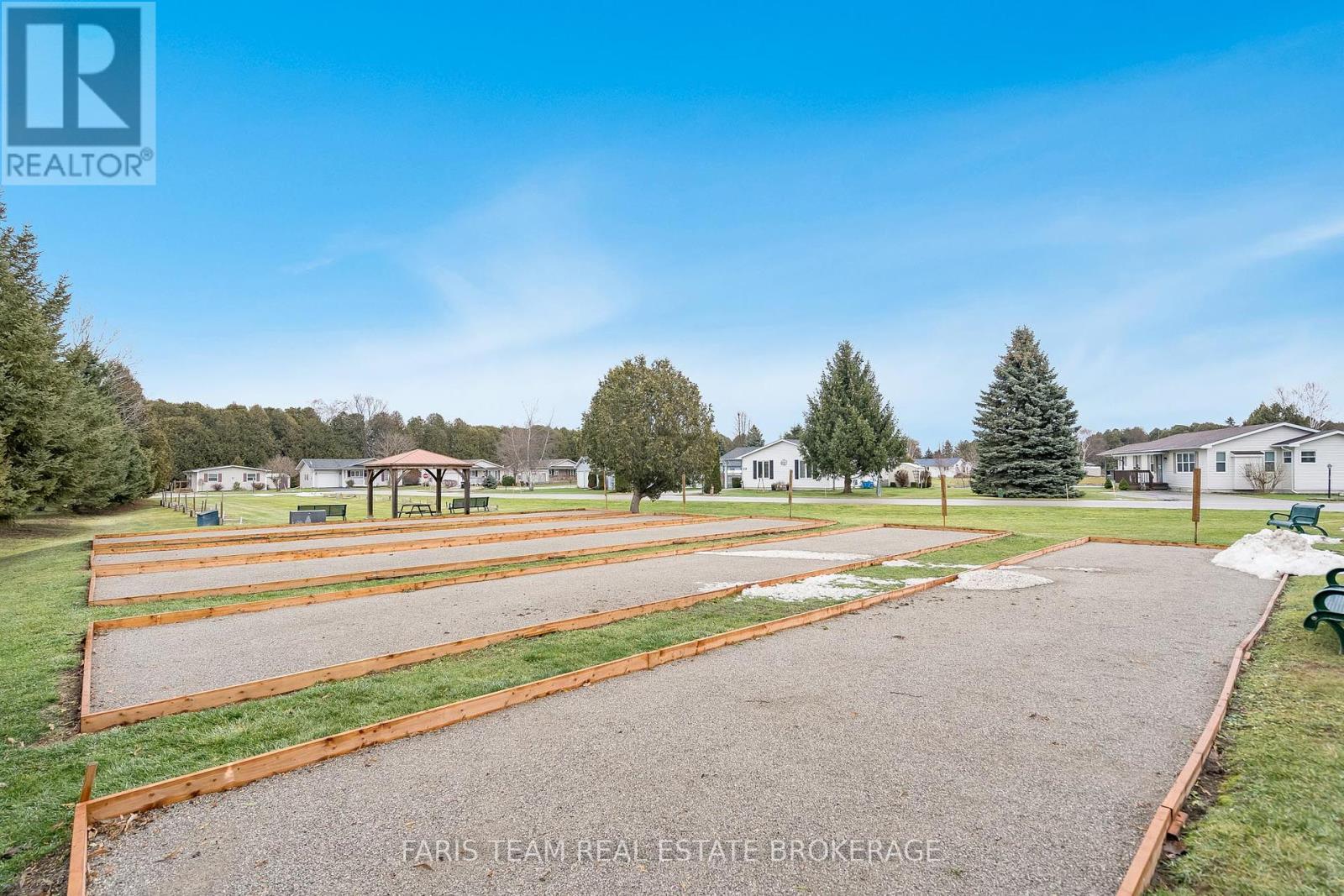 Photo 35 of 30 Indiana Avenue, Wasaga Beach ON