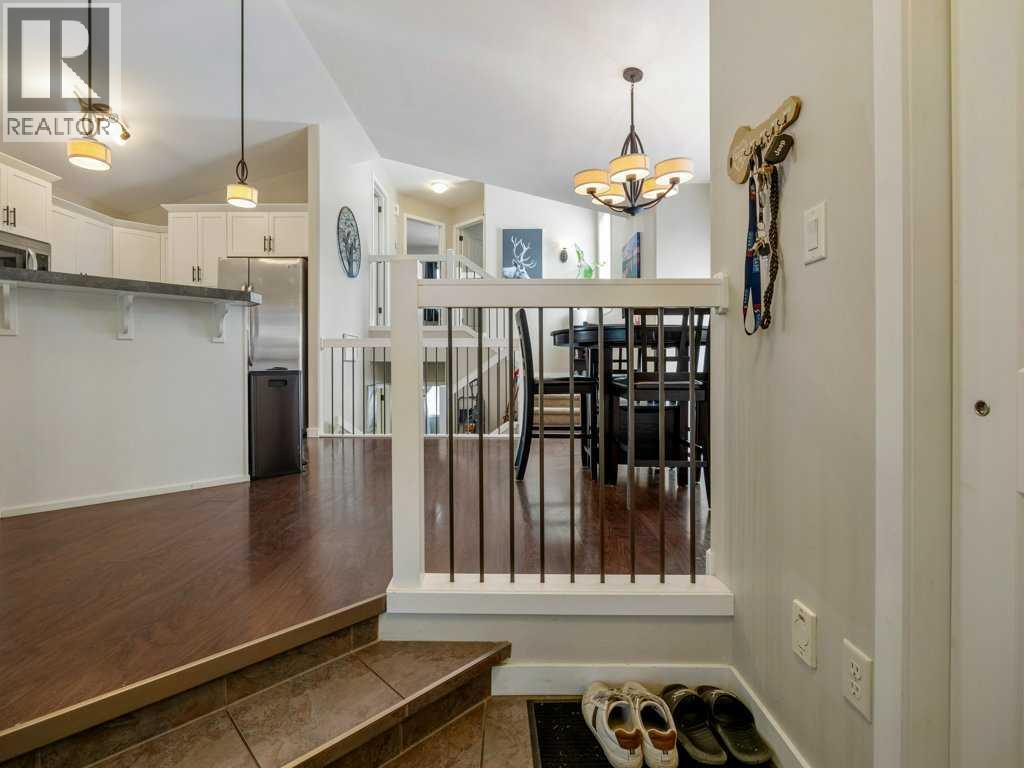 Photo 9 of 461 Lynx Terrace N, Lethbridge AB