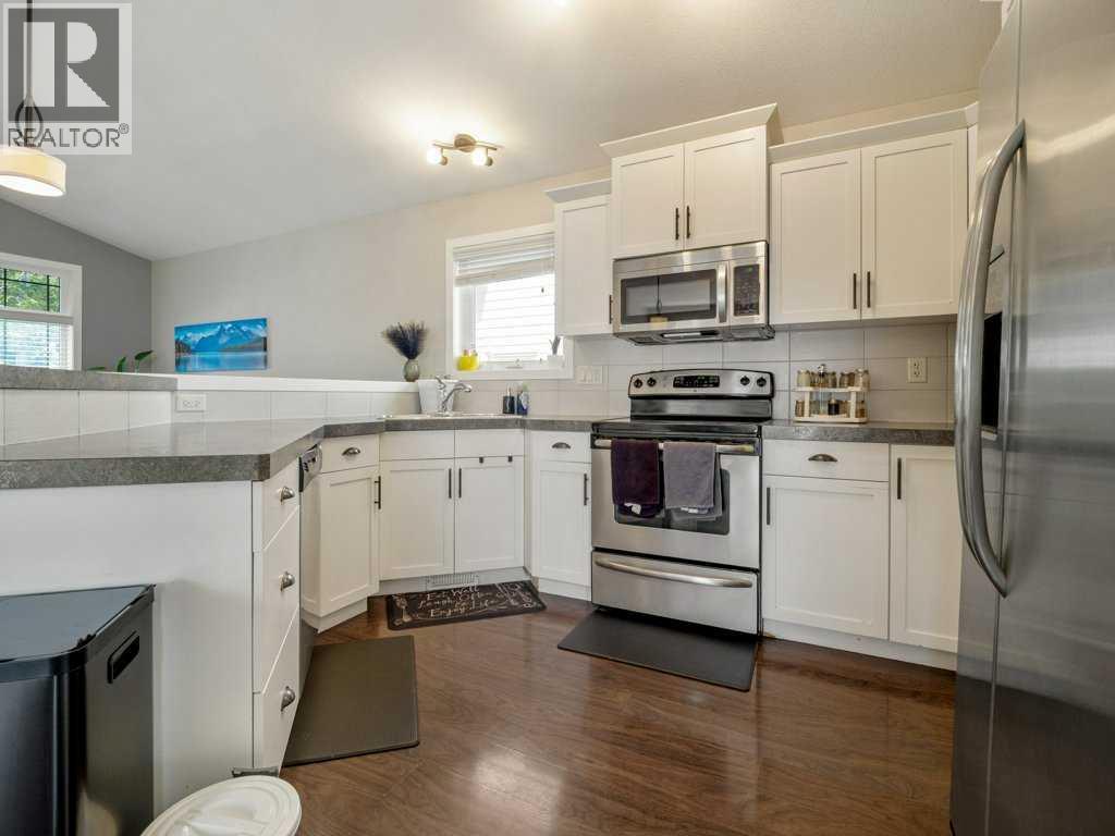 Photo 14 of 461 Lynx Terrace N, Lethbridge AB