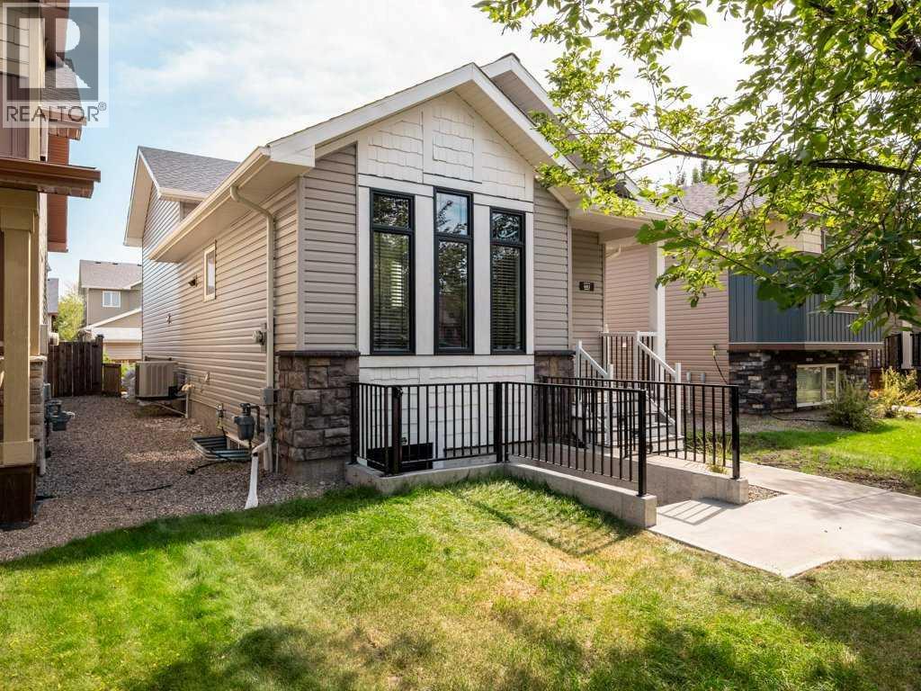 Photo 3 of 461 Lynx Terrace N, Lethbridge AB