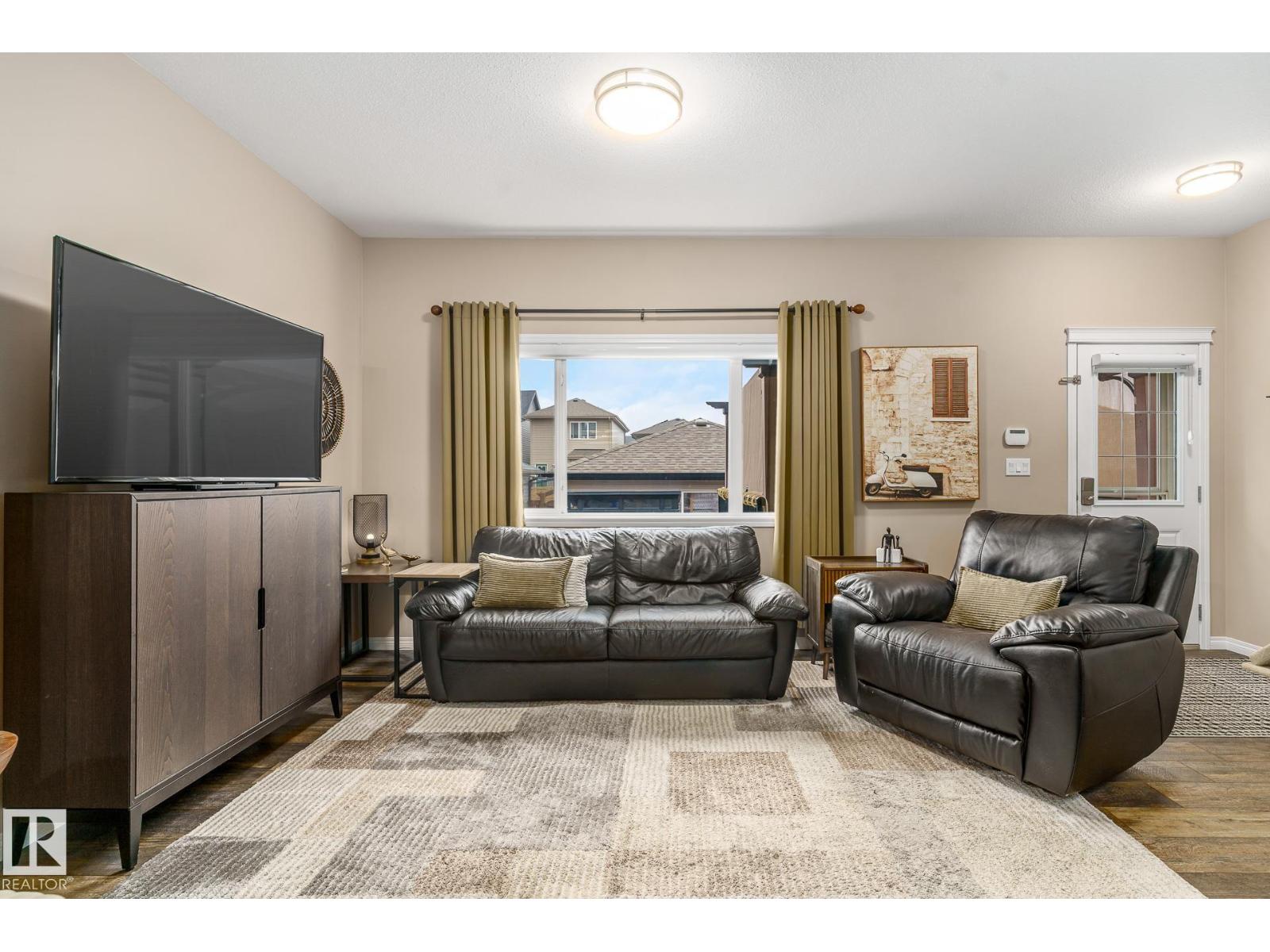 Photo 13 of 2140 51 St Sw, Edmonton AB