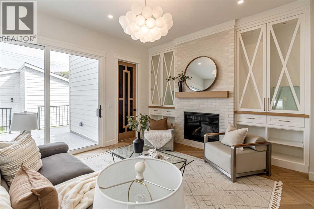 Photo 10 of 1940 50 Avenue Sw, Calgary AB