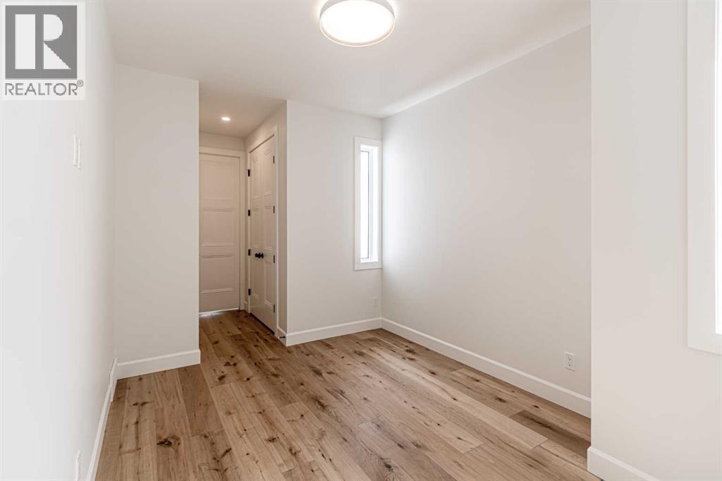 Photo 20 of 1940 50 Avenue Sw, Calgary AB