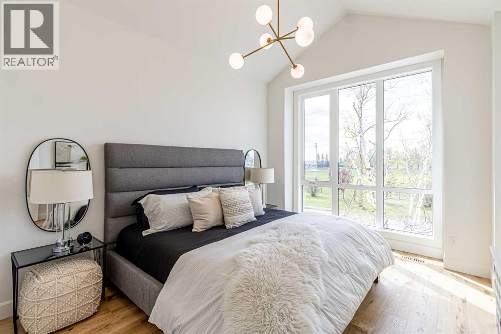 Photo 14 of 1940 50 Avenue Sw, Calgary AB