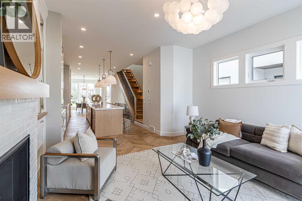 Photo 9 of 1940 50 Avenue Sw, Calgary AB