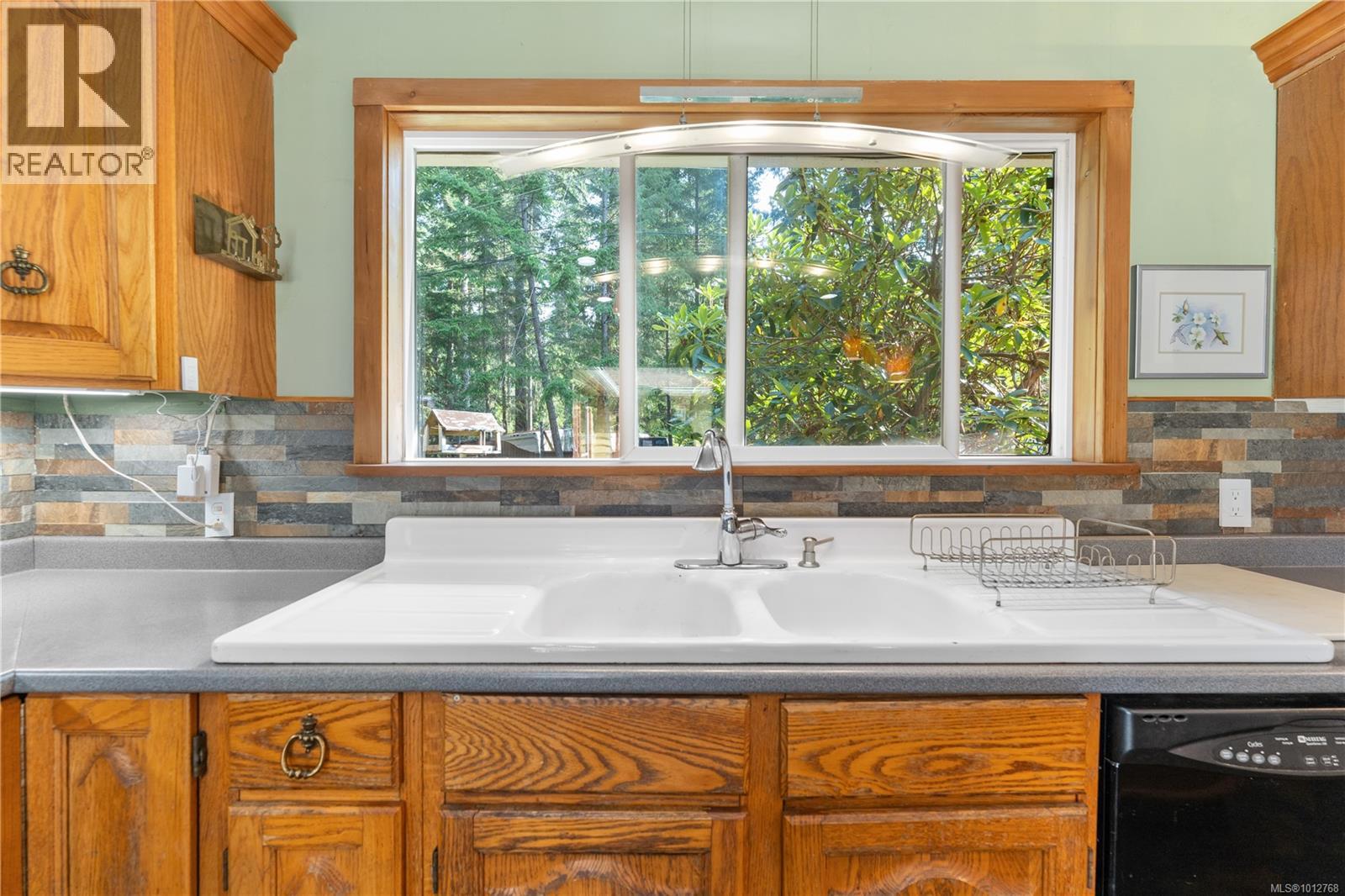 451 Berry Point Rd, Gabriola Island