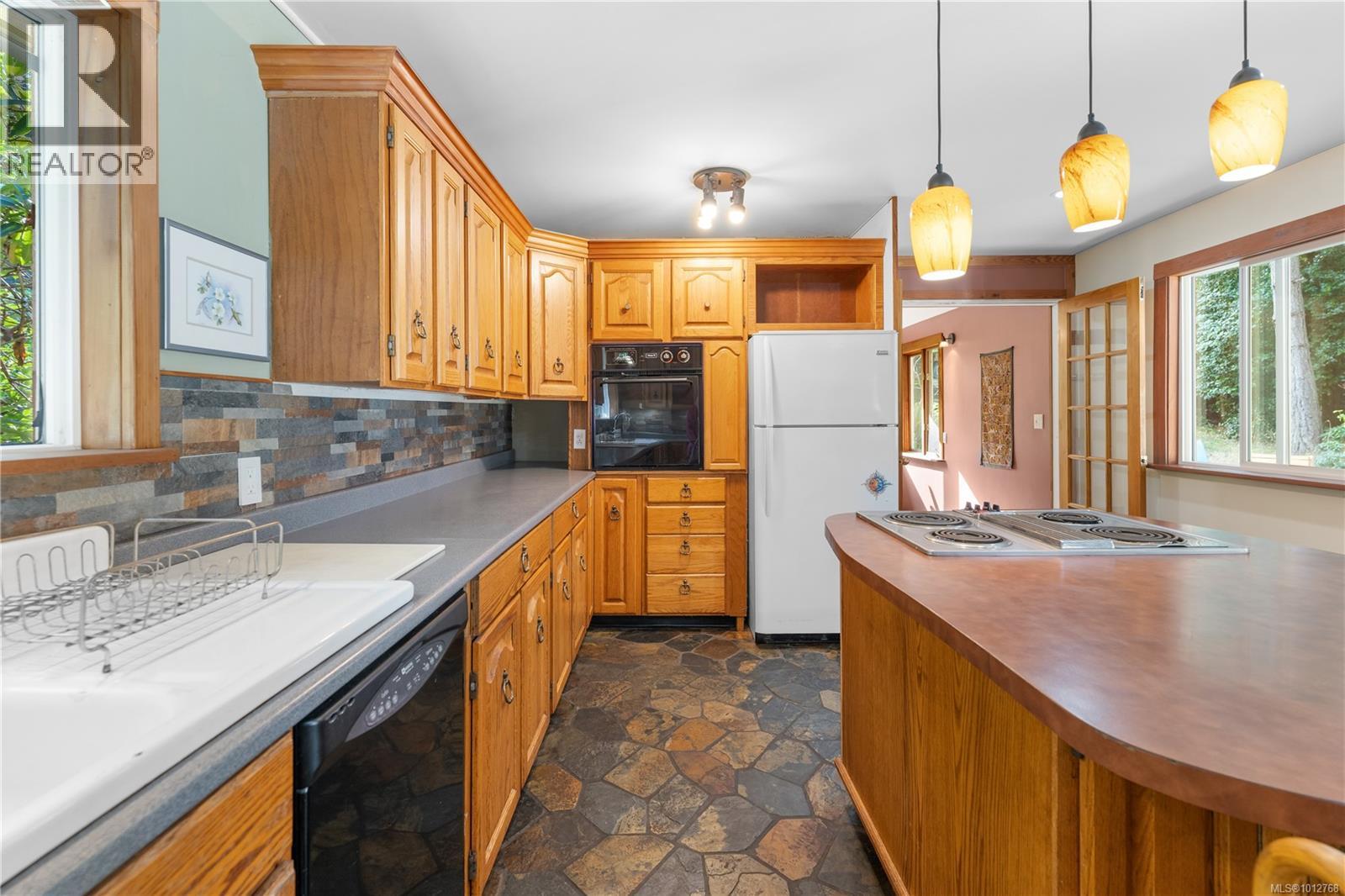 451 Berry Point Rd, Gabriola Island