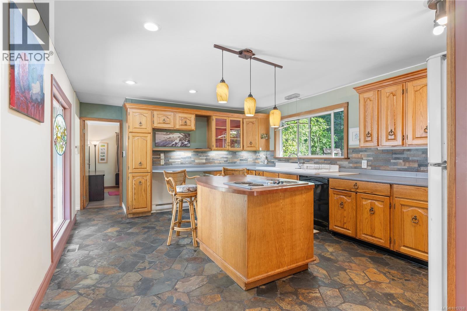 451 Berry Point Rd, Gabriola Island