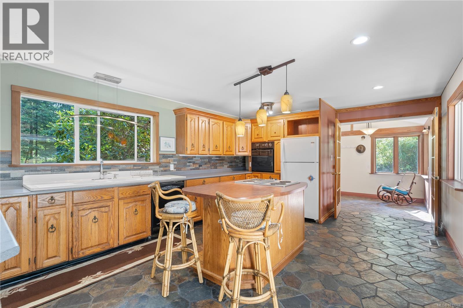 451 Berry Point Rd, Gabriola Island
