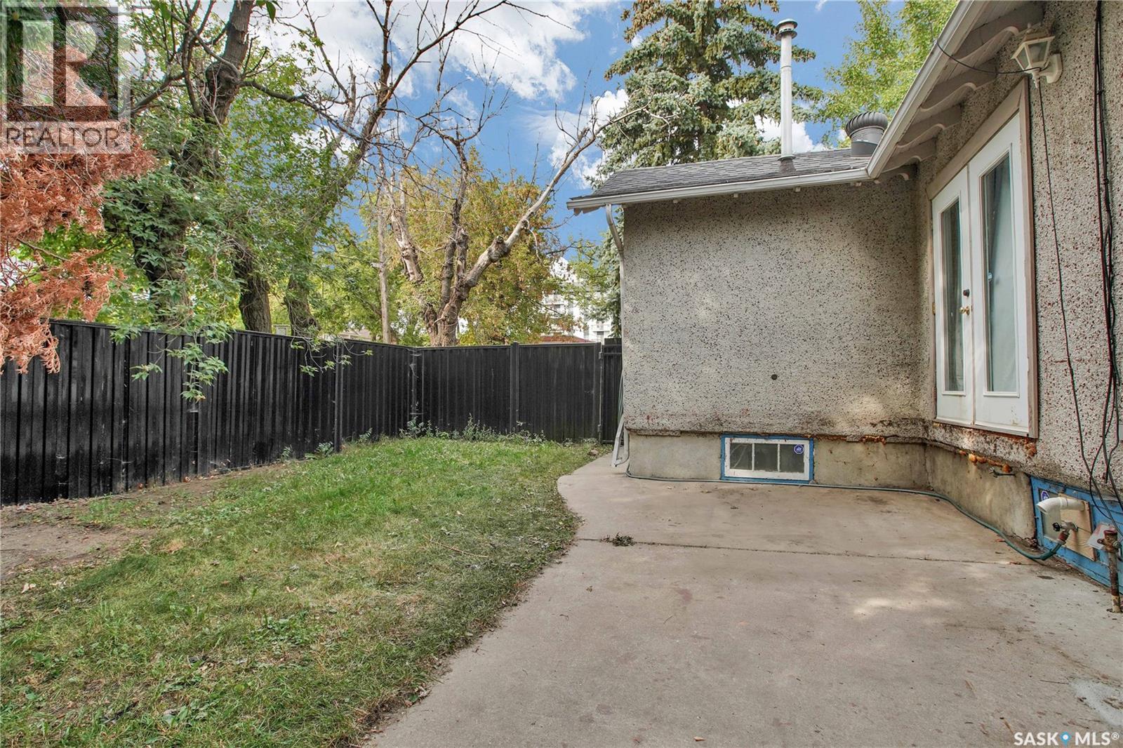 Photo 18 of 226 N Avenue S, Saskatoon SK