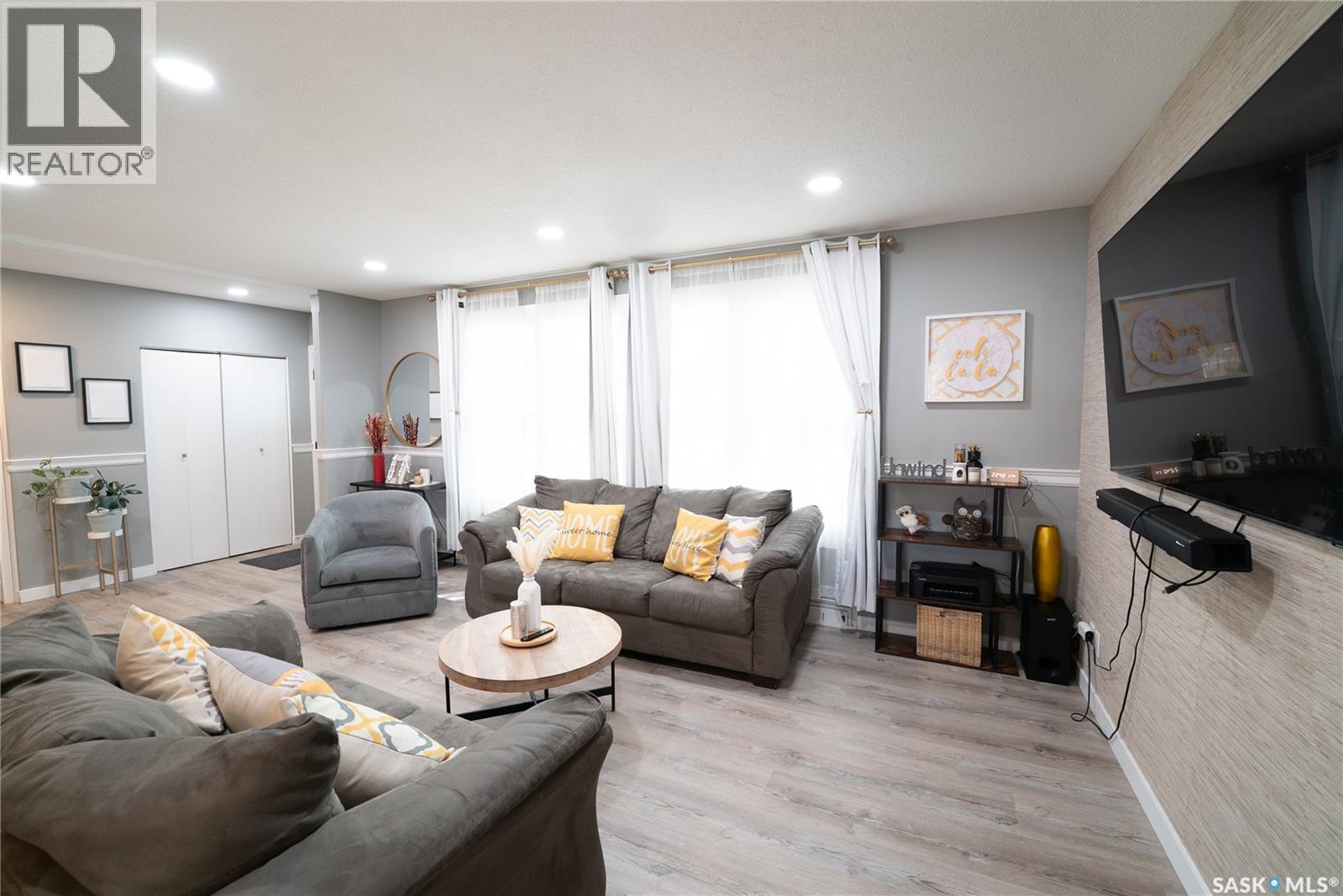 Photo 6 of 441 Q Avenue N, Saskatoon SK
