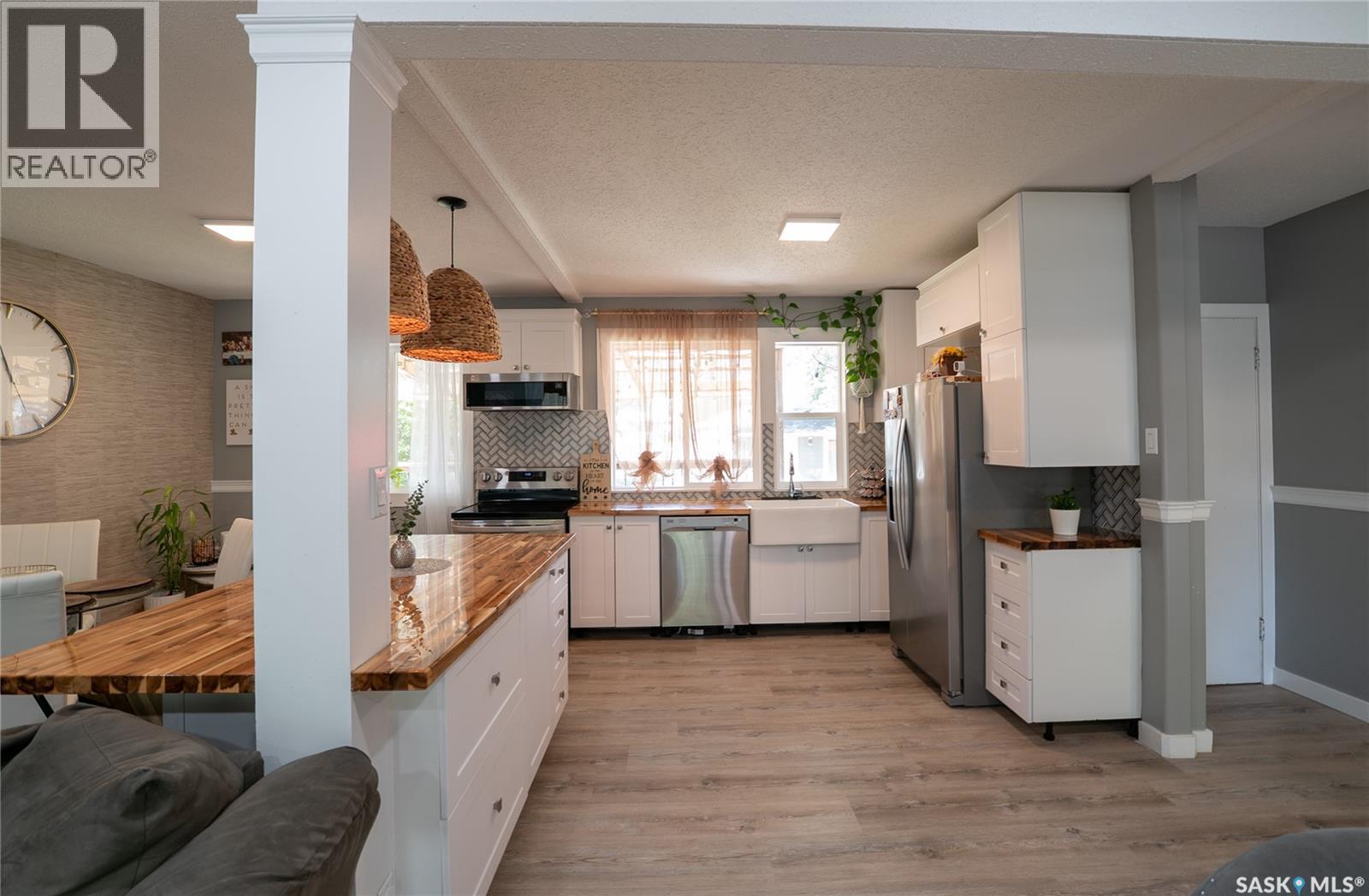 Photo 7 of 441 Q Avenue N, Saskatoon SK