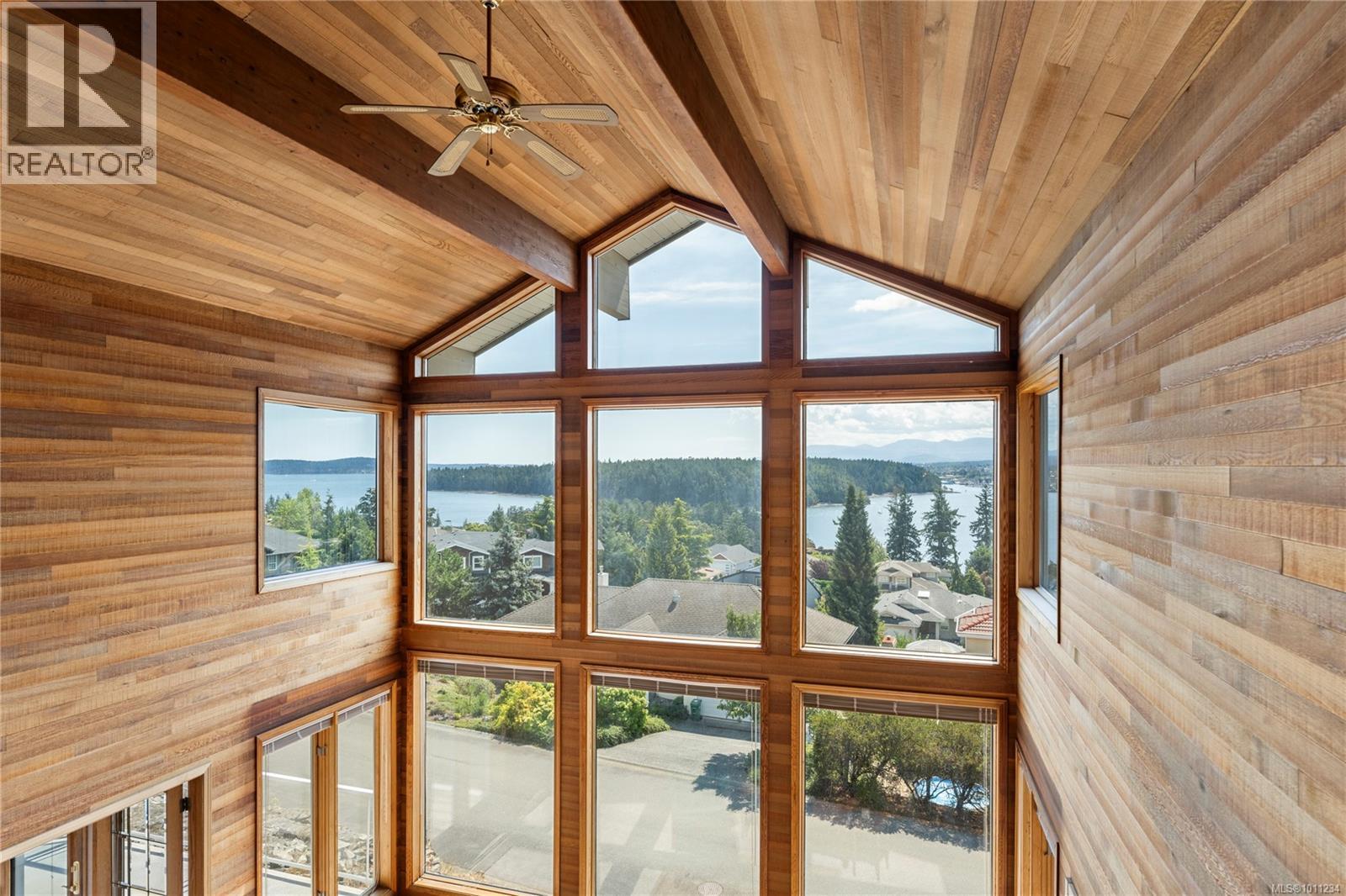 Photo 40 of 3303 Wavecrest Dr, Nanaimo BC