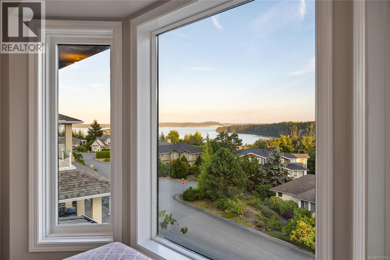 Photo 47 of 3303 Wavecrest Dr, Nanaimo BC