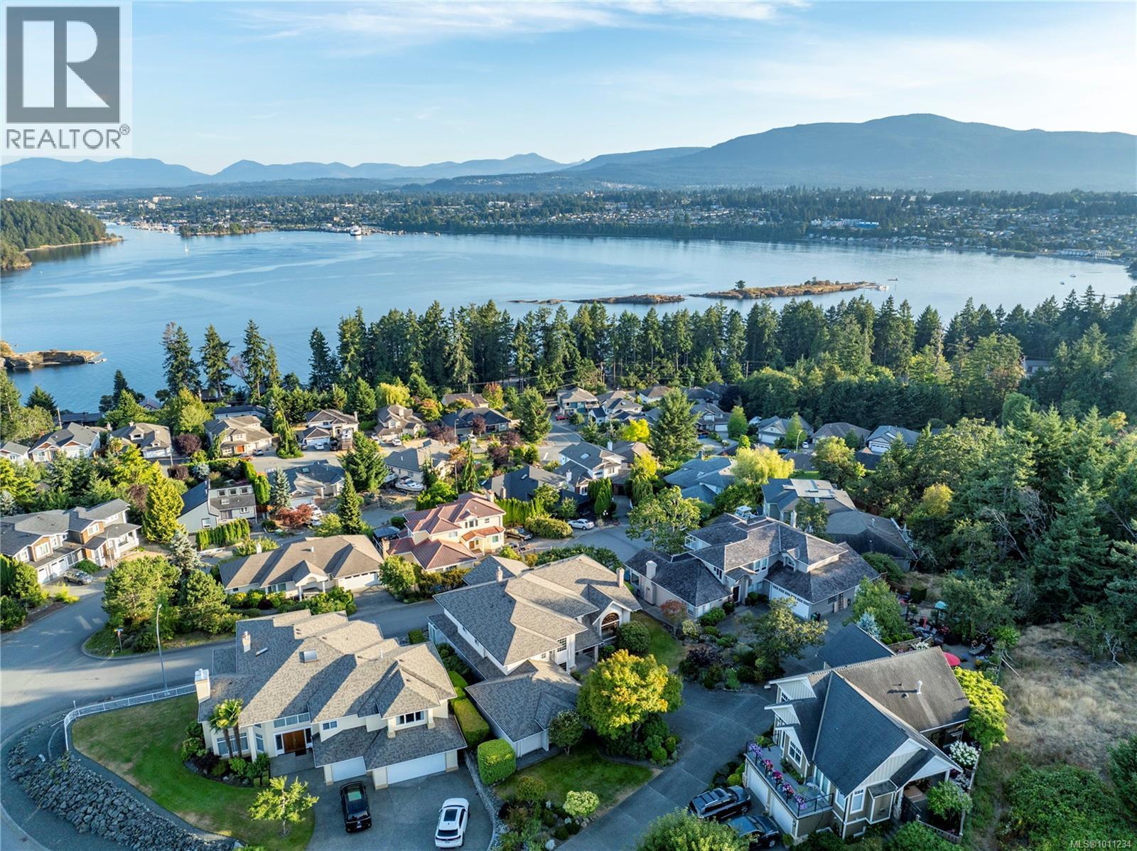 Photo 75 of 3303 Wavecrest Dr, Nanaimo BC