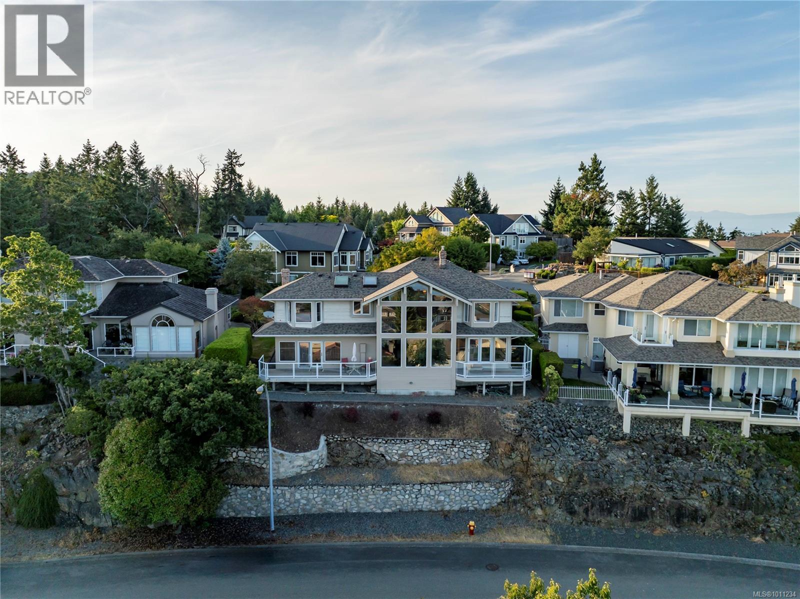 Photo 78 of 3303 Wavecrest Dr, Nanaimo BC