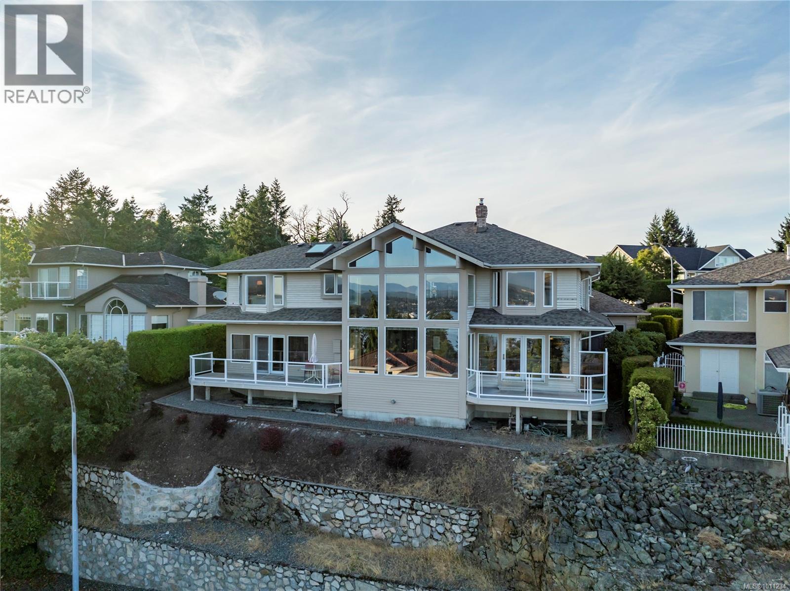 Photo 82 of 3303 Wavecrest Dr, Nanaimo BC