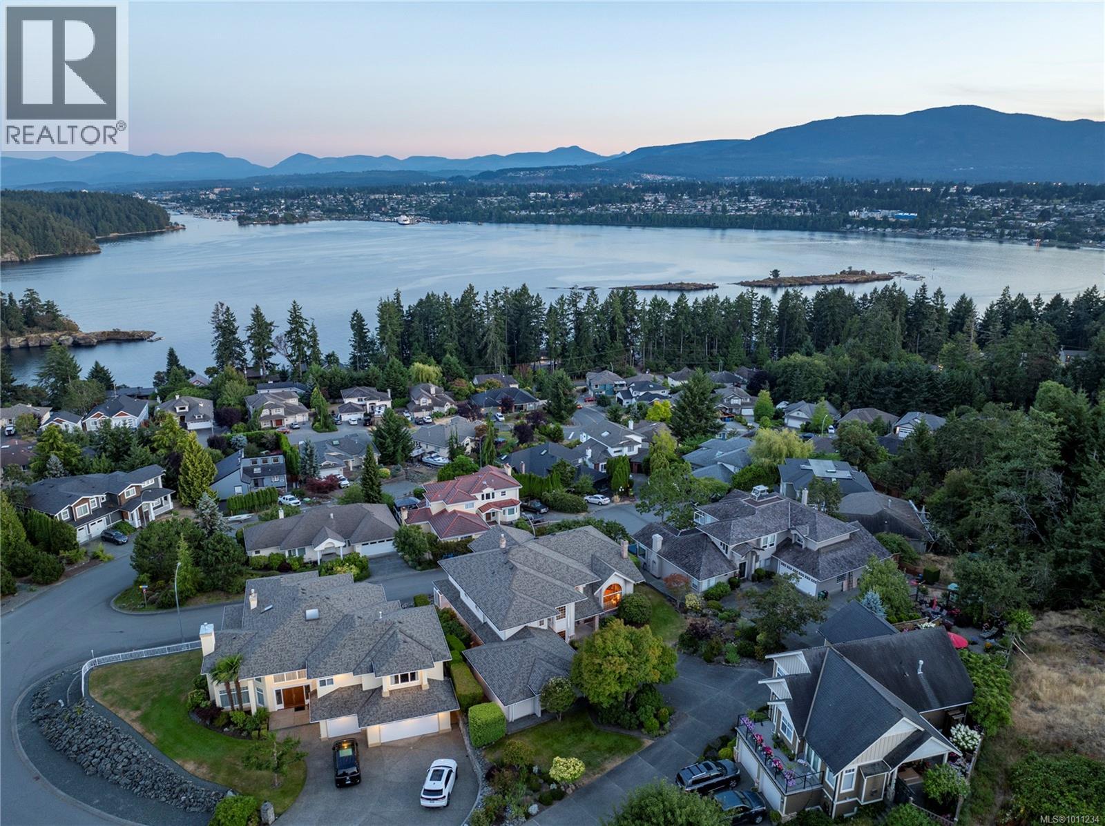 Photo 88 of 3303 Wavecrest Dr, Nanaimo BC