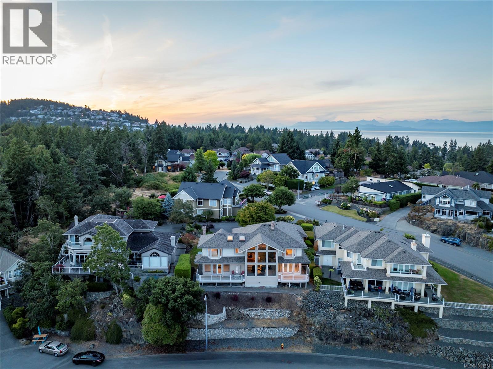 Photo 90 of 3303 Wavecrest Dr, Nanaimo BC
