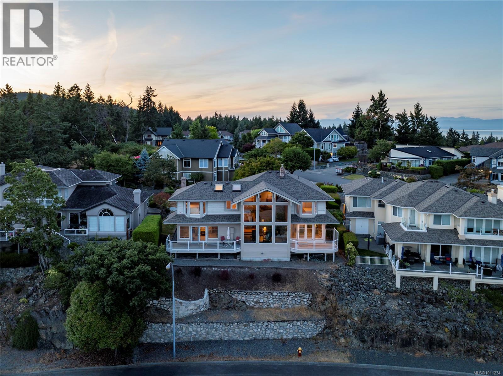 Photo 91 of 3303 Wavecrest Dr, Nanaimo BC