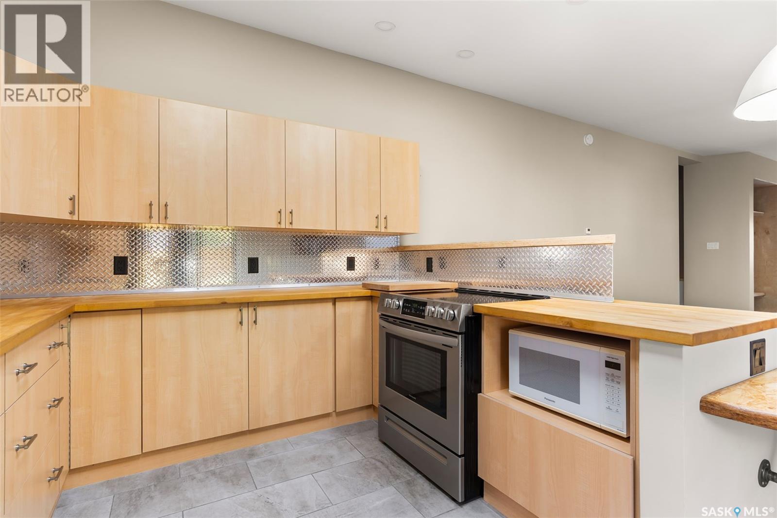 Photo 26 of 118 Langley Street, Regina SK