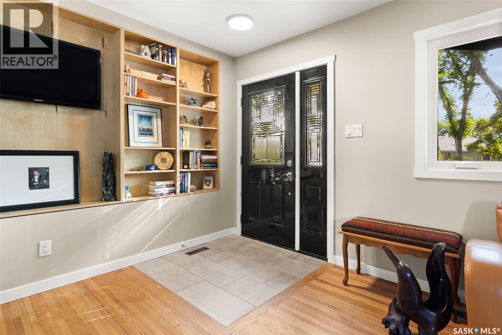 Photo 3 of 118 Langley Street, Regina SK