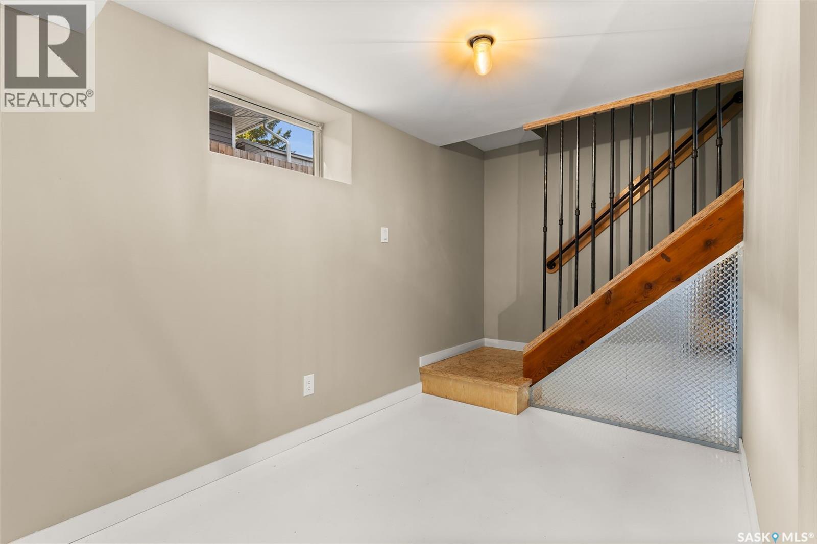 Photo 31 of 118 Langley Street, Regina SK