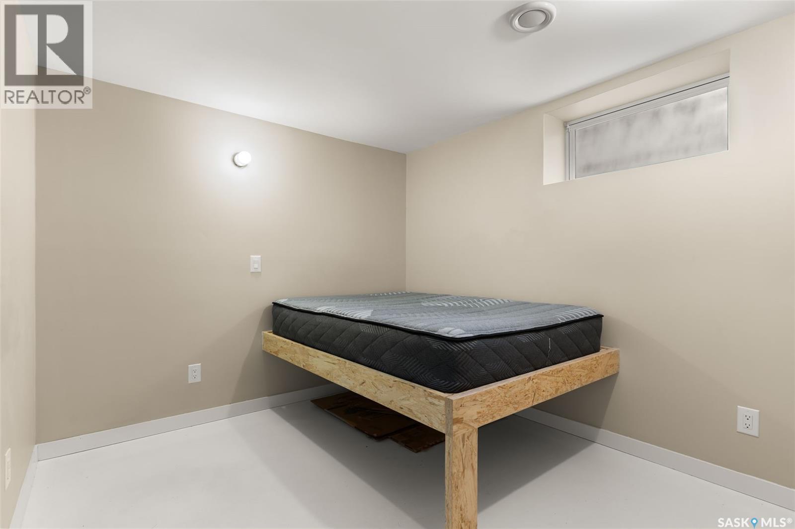Photo 32 of 118 Langley Street, Regina SK
