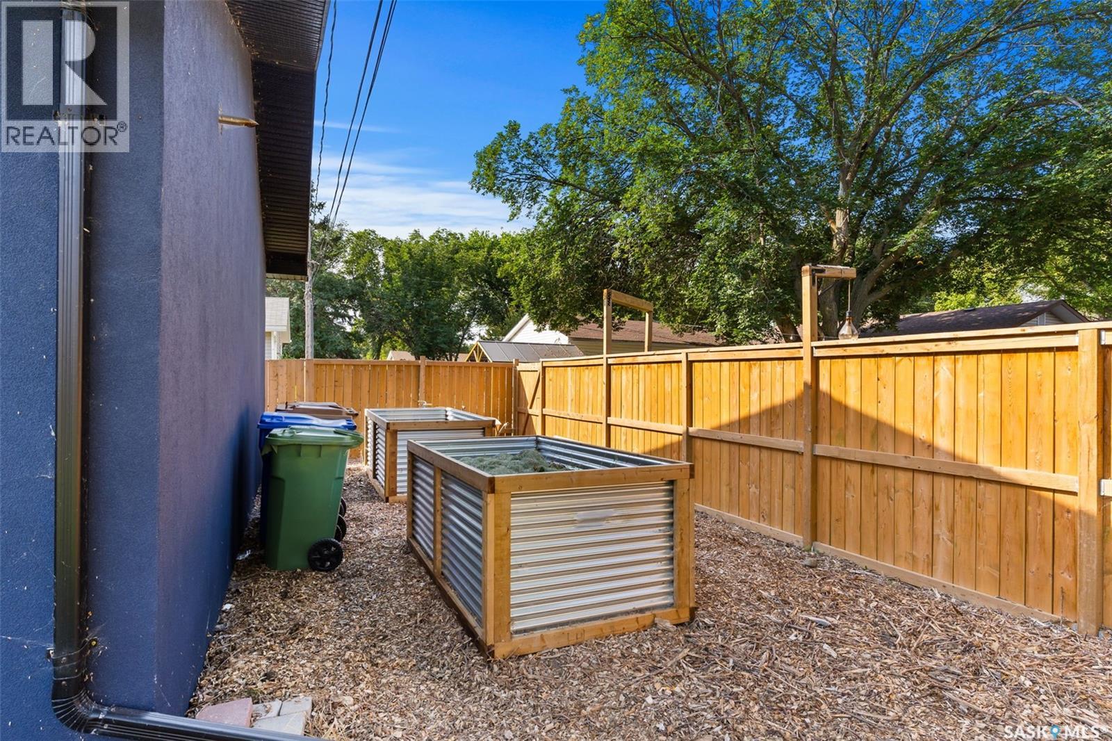 Photo 43 of 118 Langley Street, Regina SK