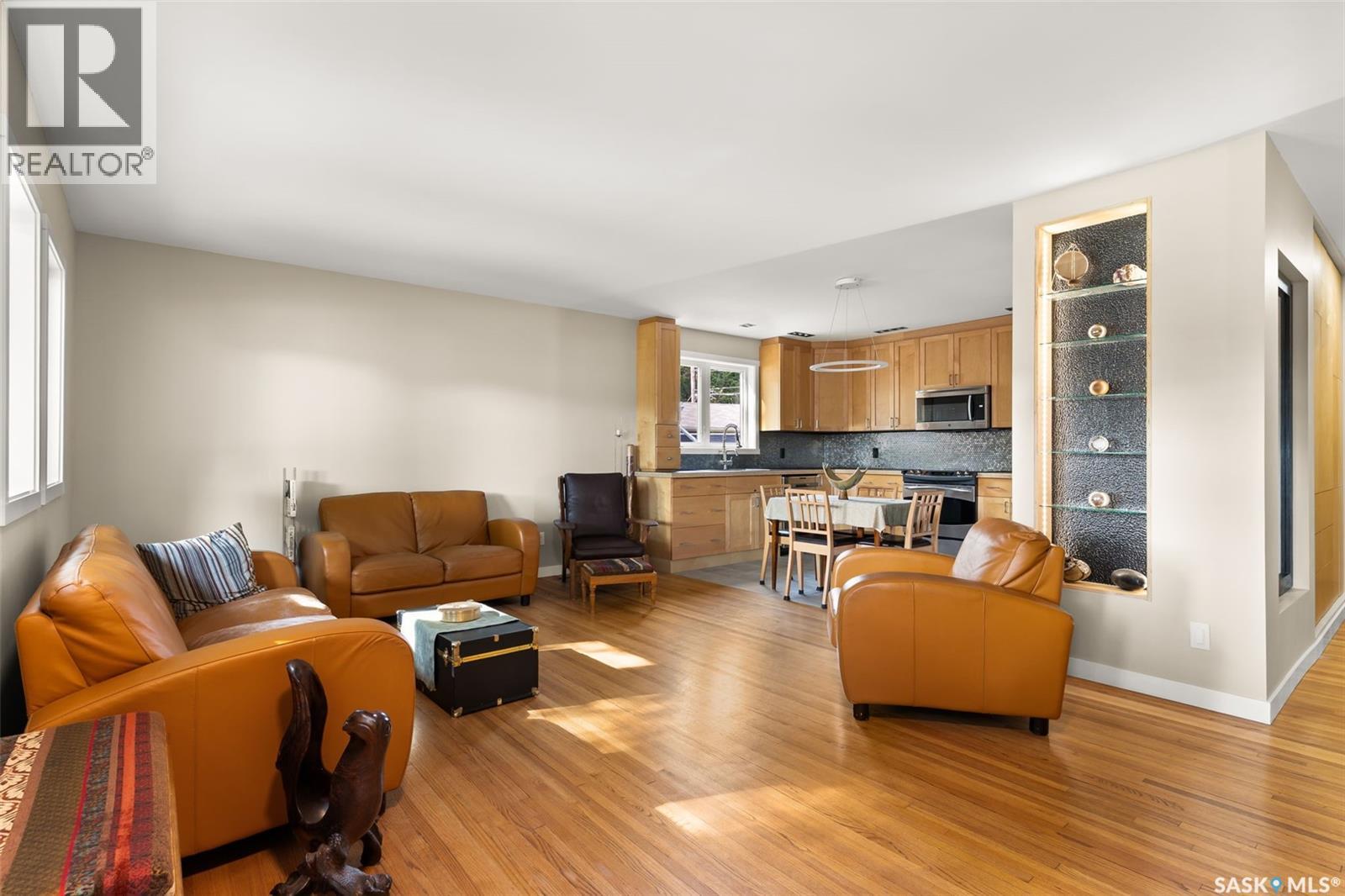 Photo 6 of 118 Langley Street, Regina SK