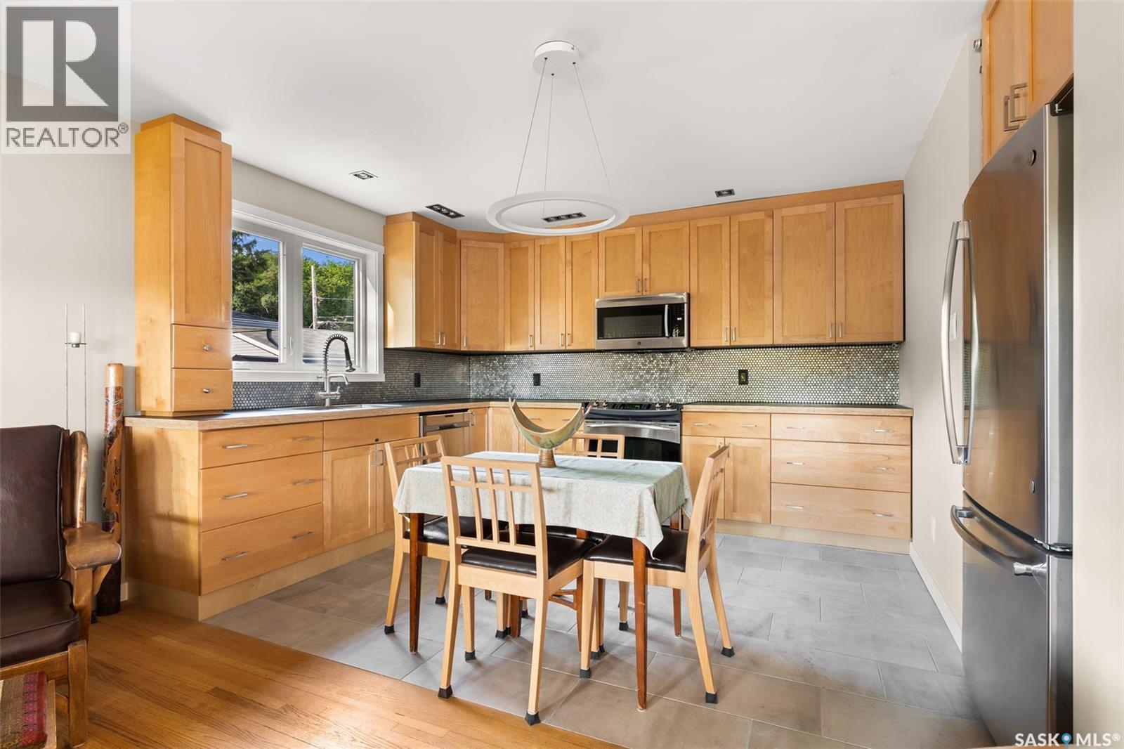 Photo 7 of 118 Langley Street, Regina SK