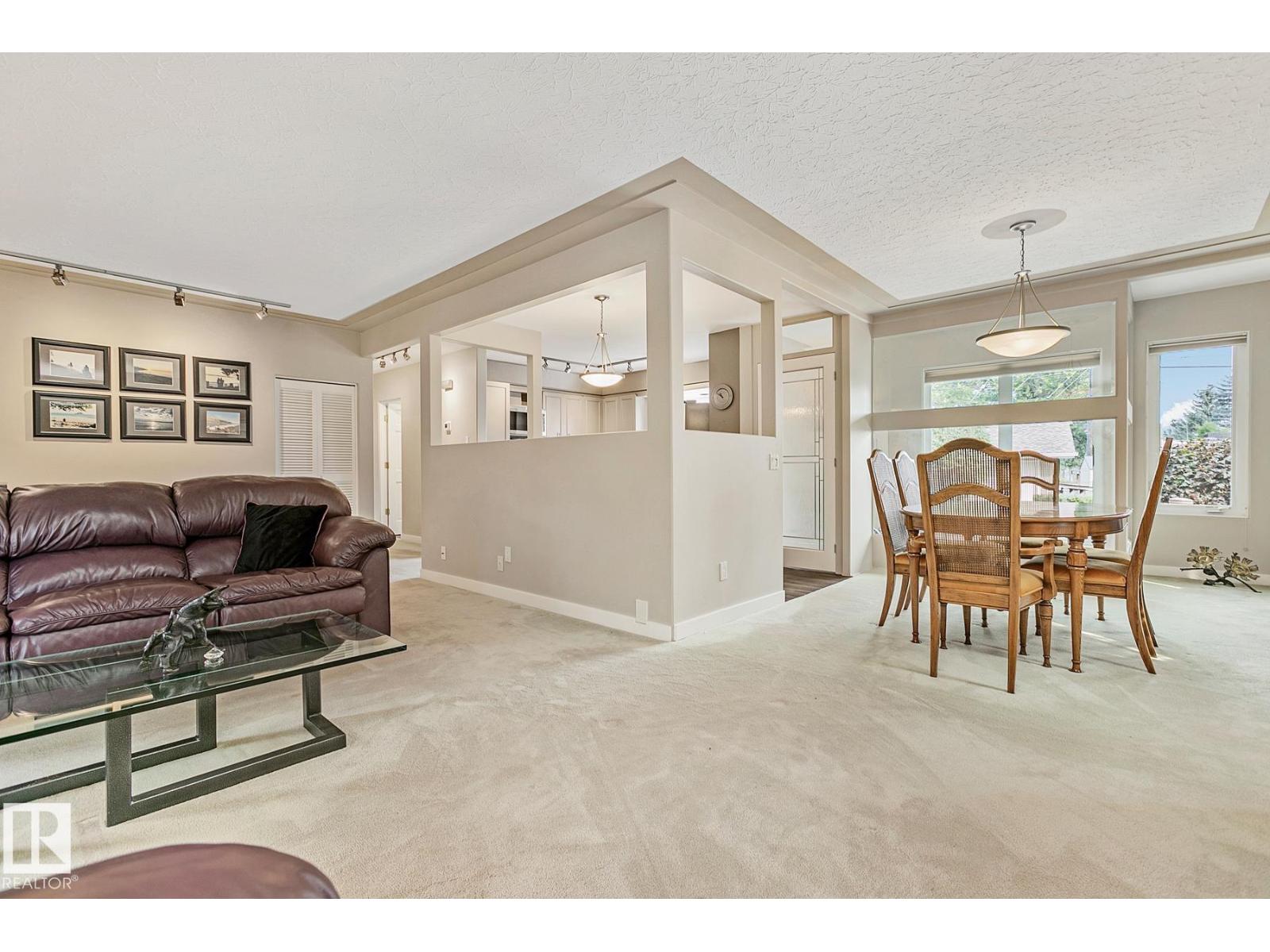 Photo 18 of 4412 107 Av Nw, Edmonton AB