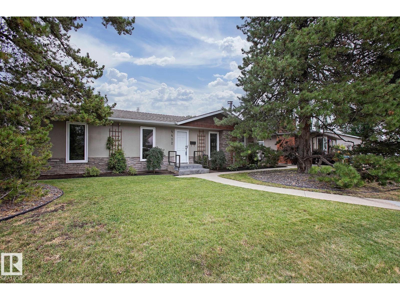 Photo 13 of 4412 107 Av Nw, Edmonton AB