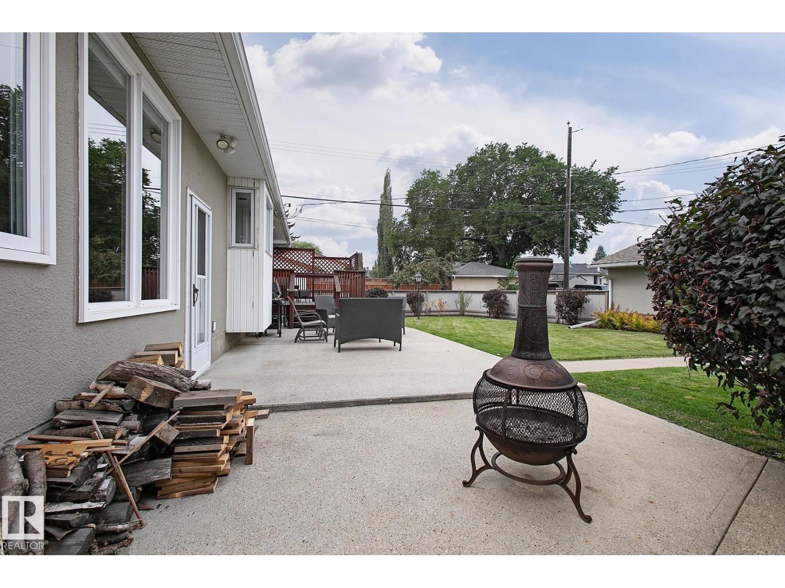 Photo 7 of 4412 107 Av Nw, Edmonton AB