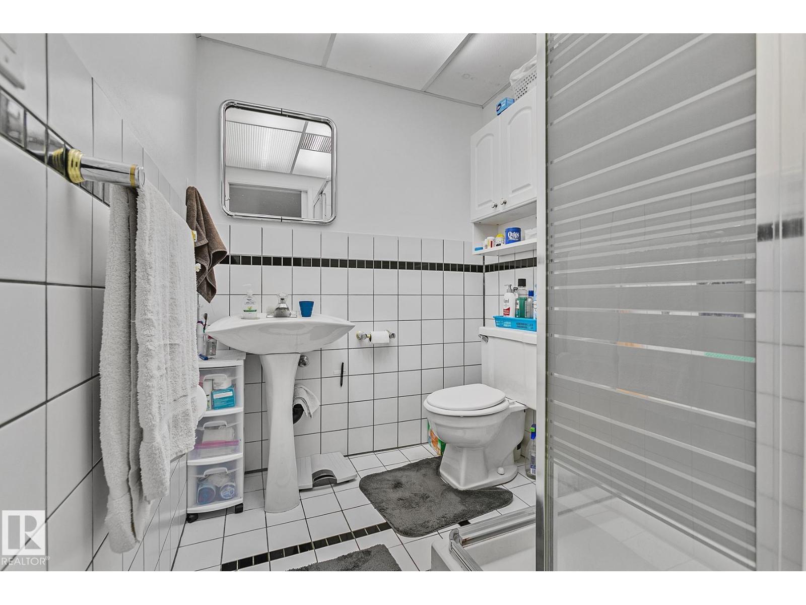 Photo 40 of 4412 107 Av Nw, Edmonton AB