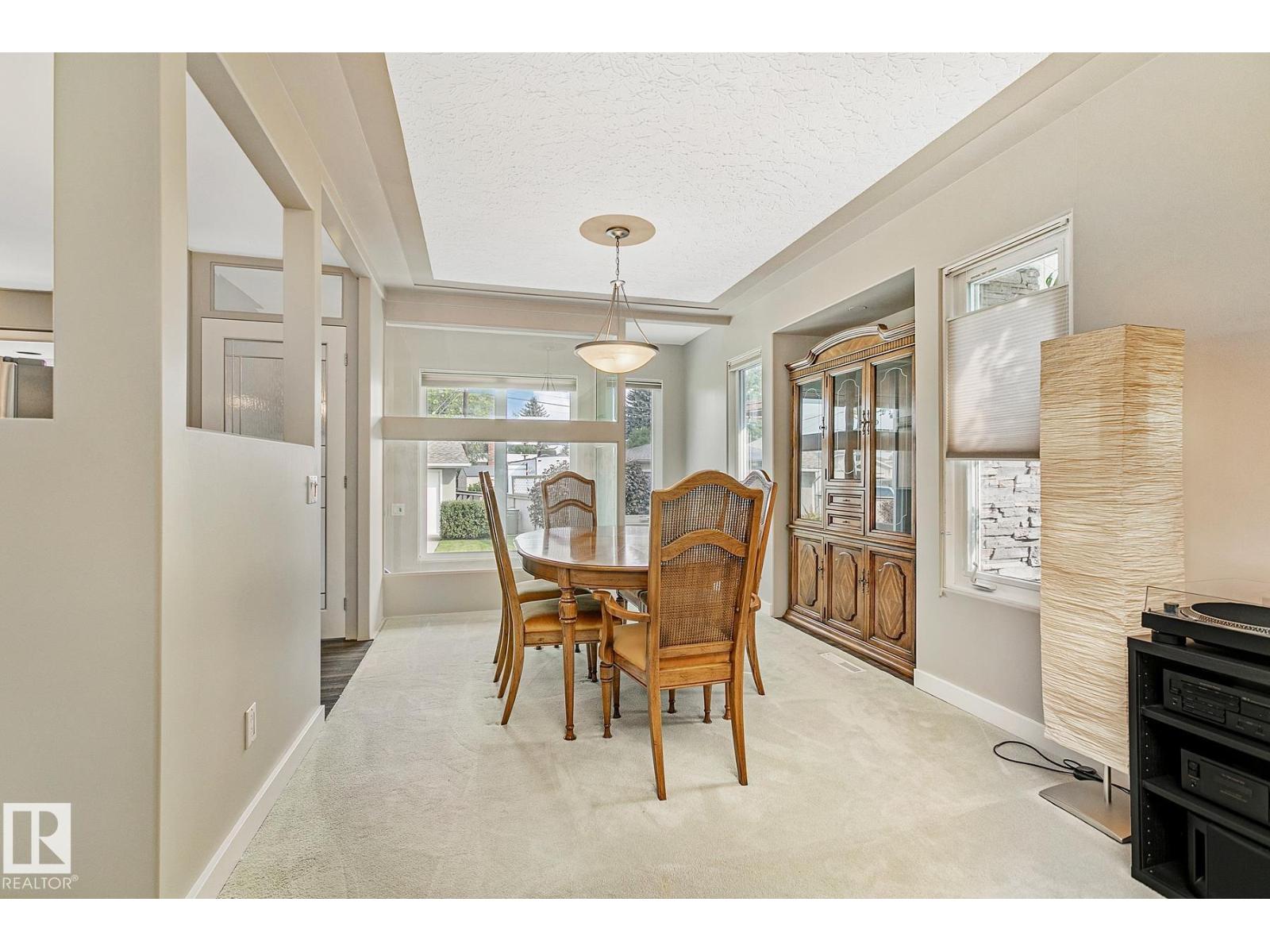 Photo 17 of 4412 107 Av Nw, Edmonton AB